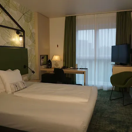 Mercure Mitte Hotell 4*