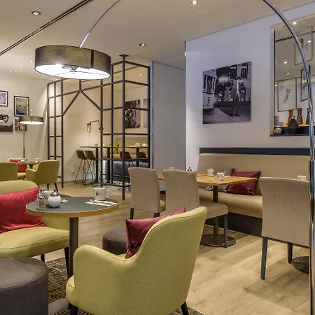 Mercure Mitte Hotell 4*