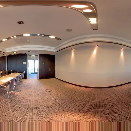 Mercure Mitte Hotell 4*